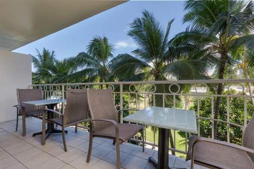Castle Waikiki Shore Beachfront Condominiums - image 11