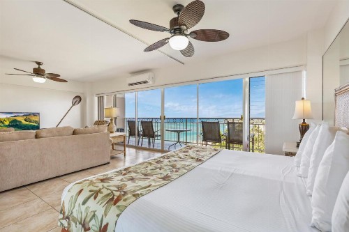 Castle Waikiki Shore Beachfront Condominiums - image 19