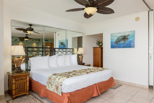 Castle Waikiki Shore Beachfront Condominiums - image 21