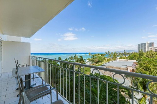 Castle Waikiki Shore Beachfront Condominiums - image 24