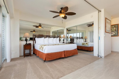 Castle Waikiki Shore Beachfront Condominiums - image 26