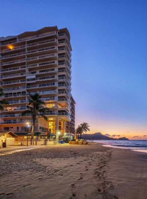 Castle Waikiki Shore Beachfront Condominiums - image 35