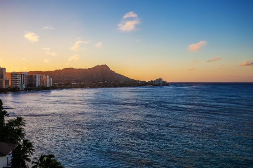 Castle Waikiki Shore Beachfront Condominiums - image 39