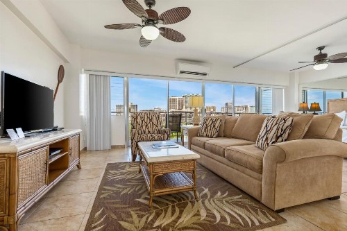 Castle Waikiki Shore Beachfront Condominiums - image 4
