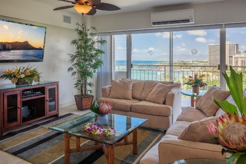 Castle Waikiki Shore Beachfront Condominiums - image 50