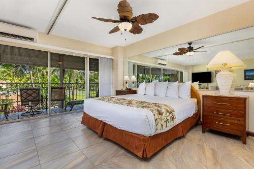 Castle Waikiki Shore Beachfront Condominiums - image 8
