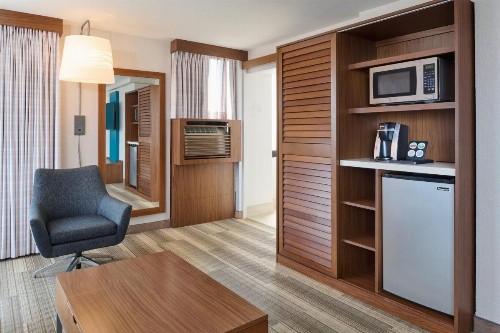 Holiday Inn Express Waikiki an IHG Hotel - image 11
