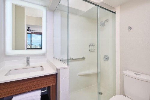 Holiday Inn Express Waikiki an IHG Hotel - image 15