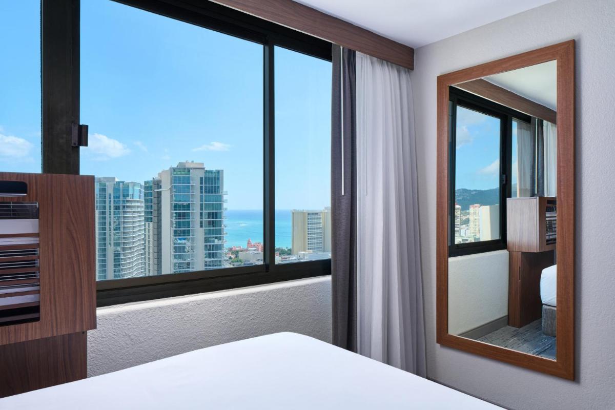 Holiday Inn Express Waikiki an IHG Hotel - image 6