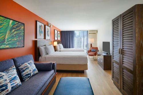 Courtyard by Marriott Waikiki Beach - image 16
