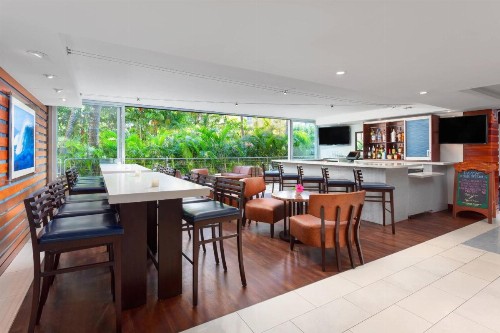 Courtyard by Marriott Waikiki Beach - image 19