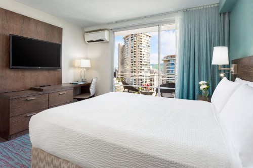 Courtyard by Marriott Waikiki Beach - image 23