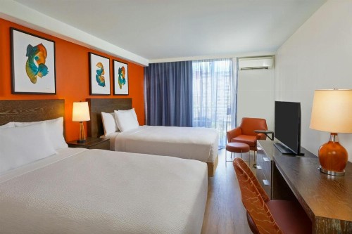 Courtyard by Marriott Waikiki Beach - image 27