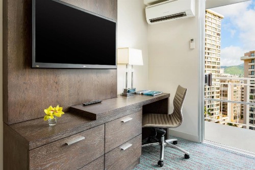 Courtyard by Marriott Waikiki Beach - image 35