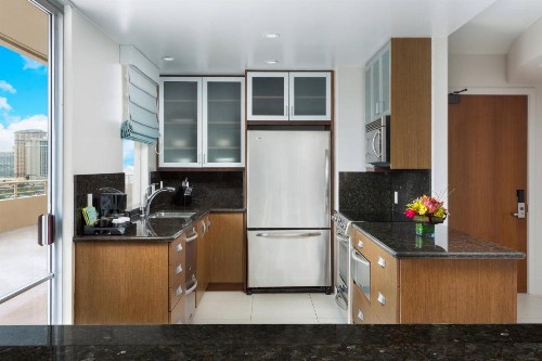 Courtyard by Marriott Waikiki Beach - image 5