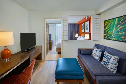 Courtyard by Marriott Waikiki Beach - image 9