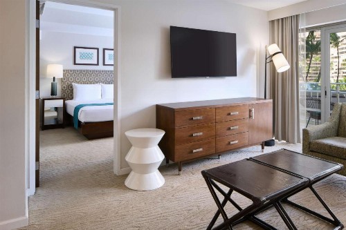 Ilikai Hotel & Luxury Suites - image 19