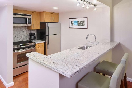 Ilikai Hotel & Luxury Suites - image 30