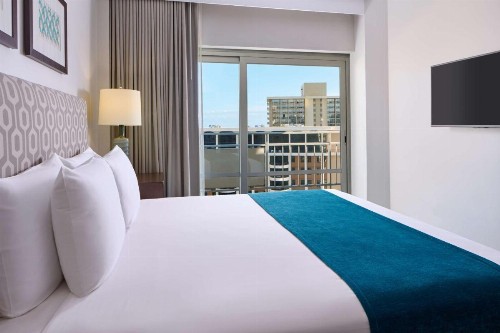 Ilikai Hotel & Luxury Suites - image 34