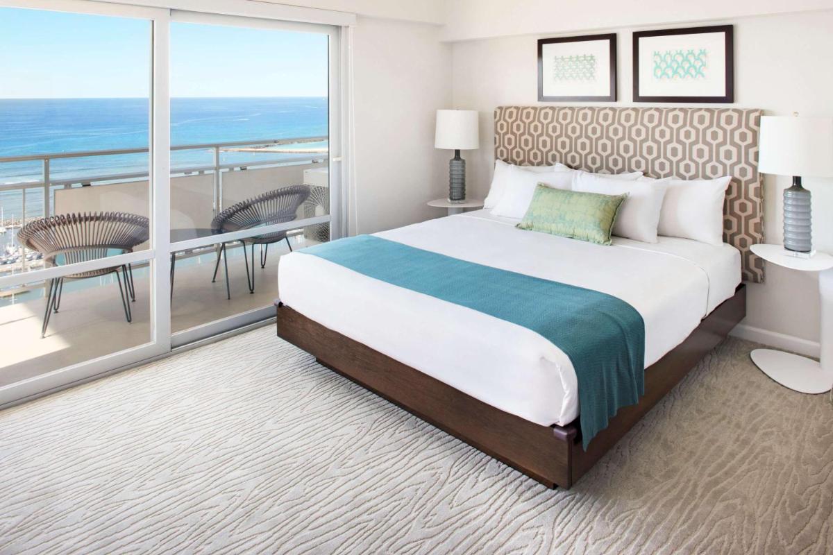 Ilikai Hotel & Luxury Suites - image 4