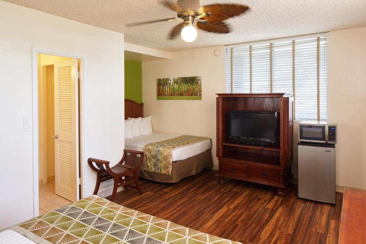 Pacific Marina Inn - image 5