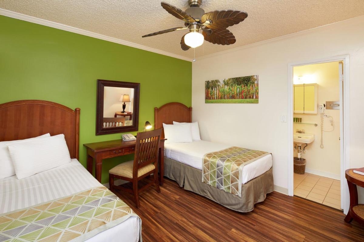 Pacific Marina Inn - image 6