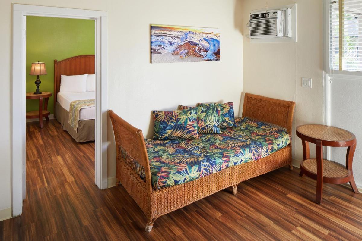Pacific Marina Inn - image 7