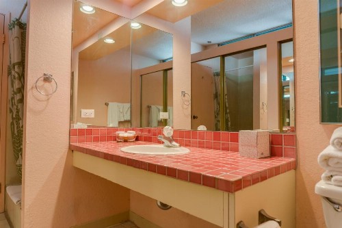 Kuhio Banyan Hotel (with Kitchenettes) - image 30