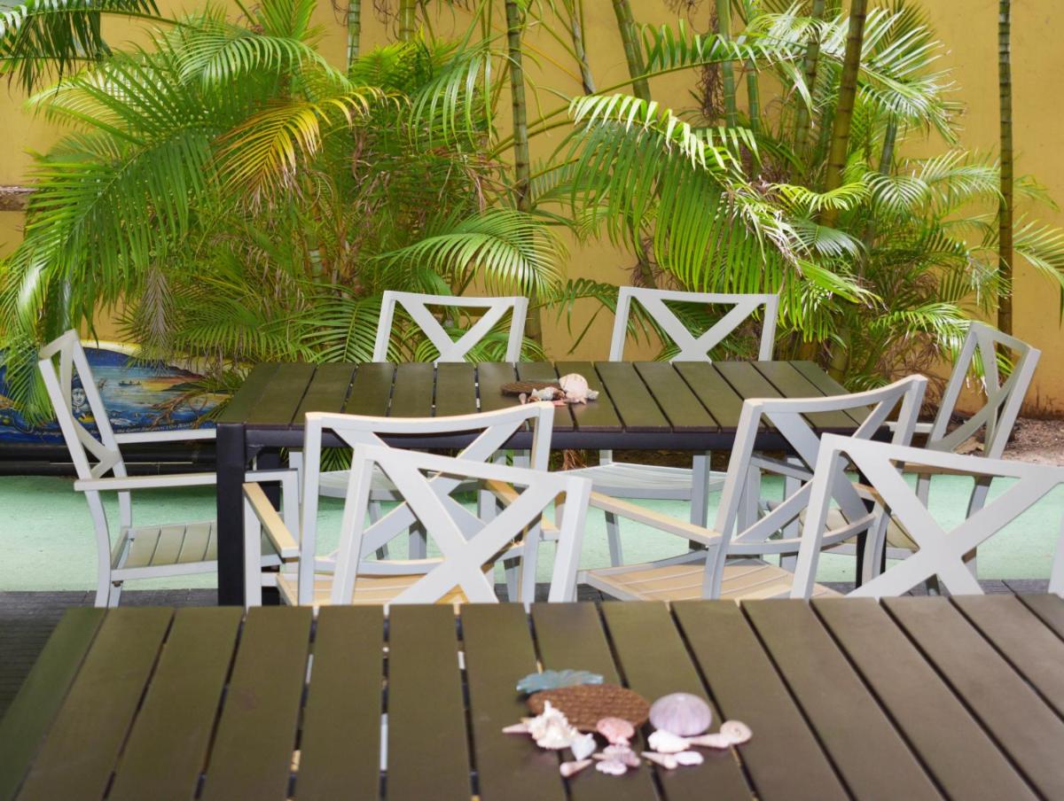 Polynesian Hostel Beach Club - image 2