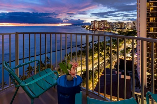 Aston Waikiki Beach Hotel - image 7