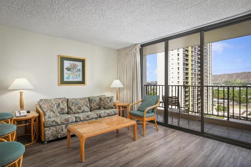 Aston at the Waikiki Banyan - image 18
