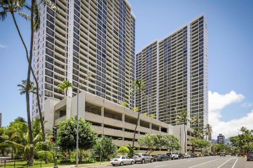 Aston at the Waikiki Banyan - image 26