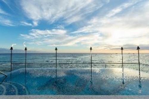 Aston Waikiki Beachside Hotel - image 3