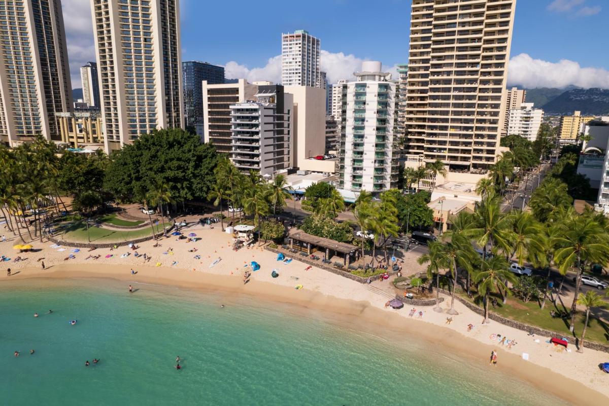 Aston Waikiki Circle Hotel - image 2