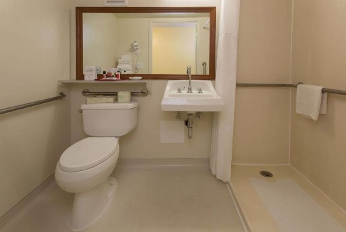 Ramada Plaza by Wyndham Waikiki - image 10