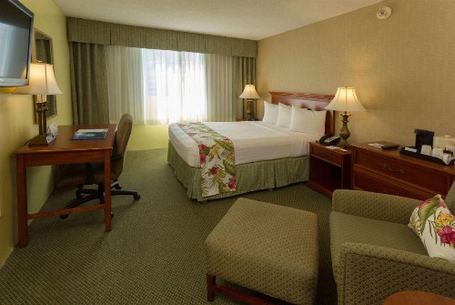 Ramada Plaza by Wyndham Waikiki - image 14