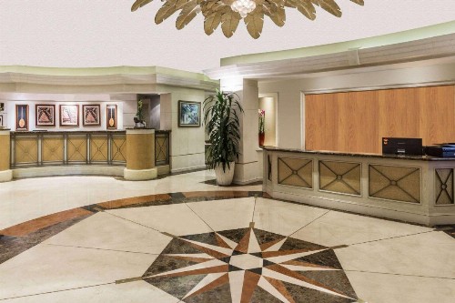 Ramada Plaza by Wyndham Waikiki - image 4