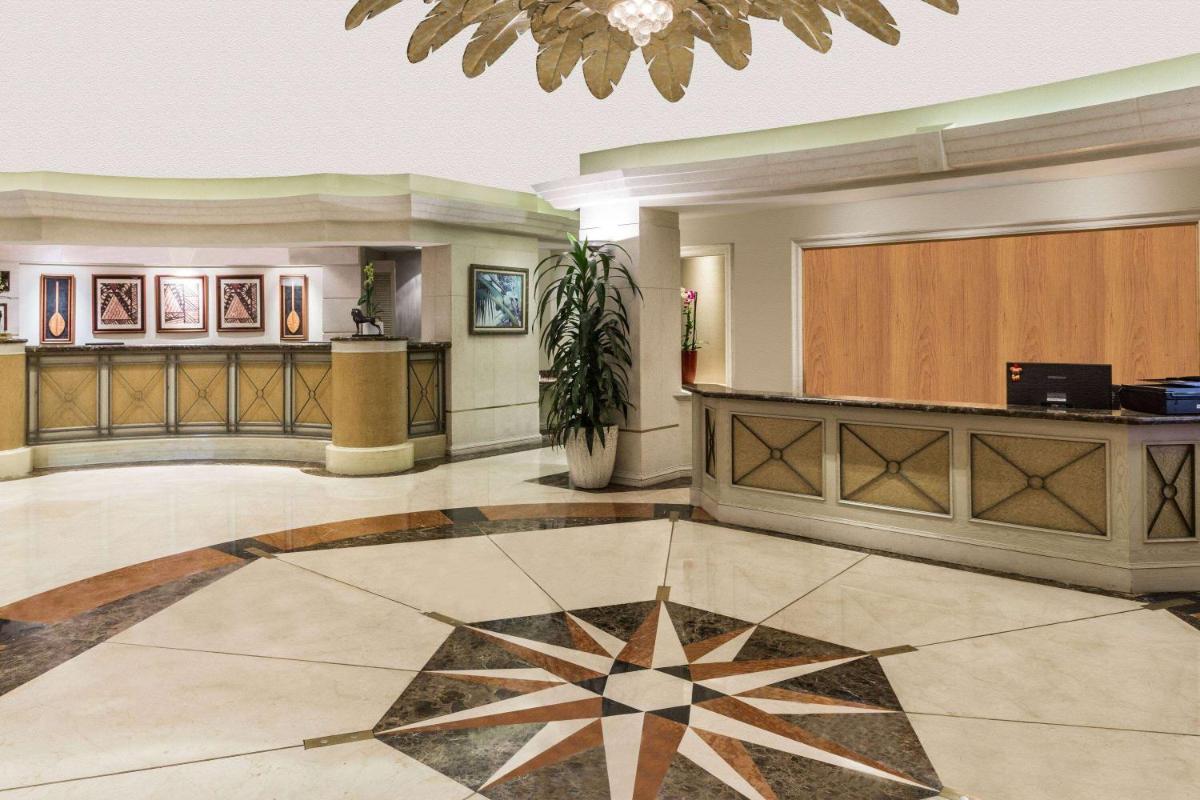Ramada Plaza by Wyndham Waikiki - image 4