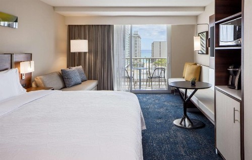 Hilton Garden Inn Waikiki Beach - image 15