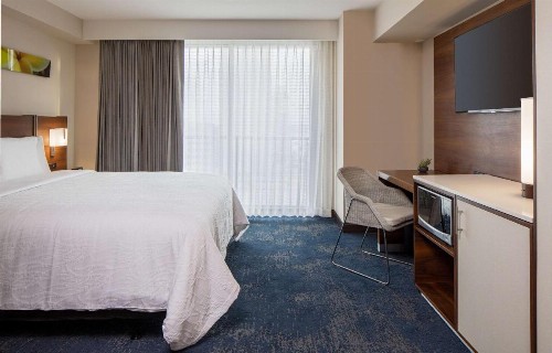 Hilton Garden Inn Waikiki Beach - image 17