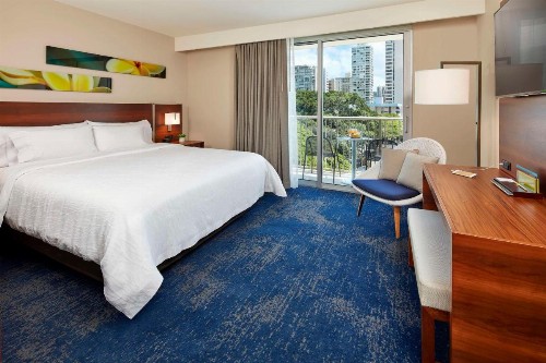 Hilton Garden Inn Waikiki Beach - image 9