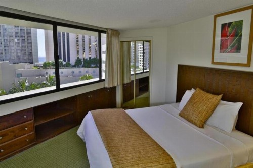 Marina Tower Waikiki - image 13