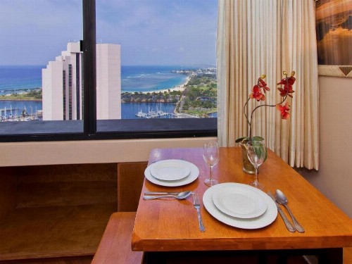 Marina Tower Waikiki - image 3