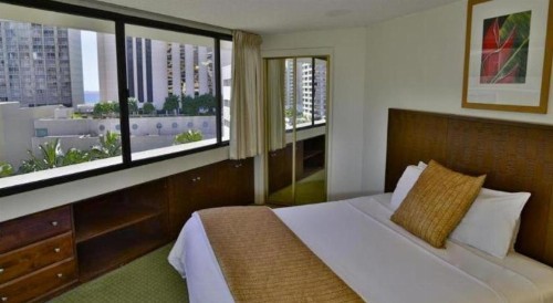 Marina Tower Waikiki - image 14