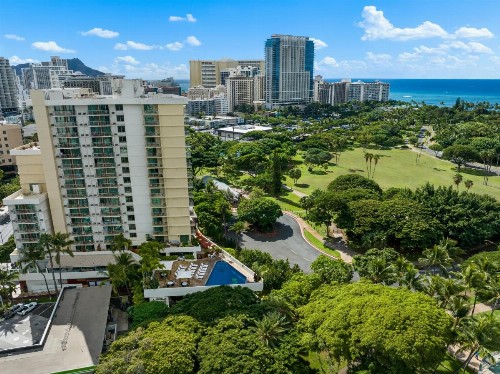 Luana Waikiki Hotel & Suites - image 15