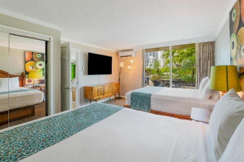 Luana Waikiki Hotel & Suites - image 17