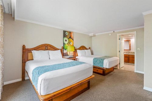 Luana Waikiki Hotel & Suites - image 18