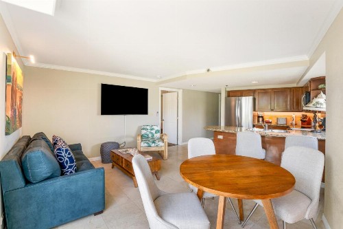 Luana Waikiki Hotel & Suites - image 19