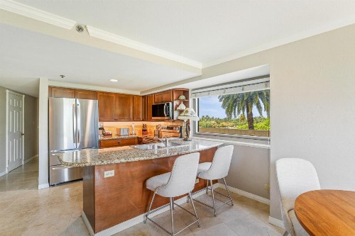 Luana Waikiki Hotel & Suites - image 22