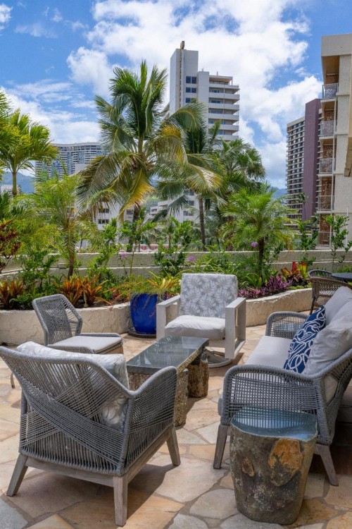 Luana Waikiki Hotel & Suites - image 30